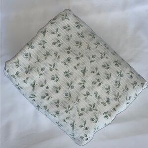 Vintage Lavender Cottage Flower Patterned Queen Sheet